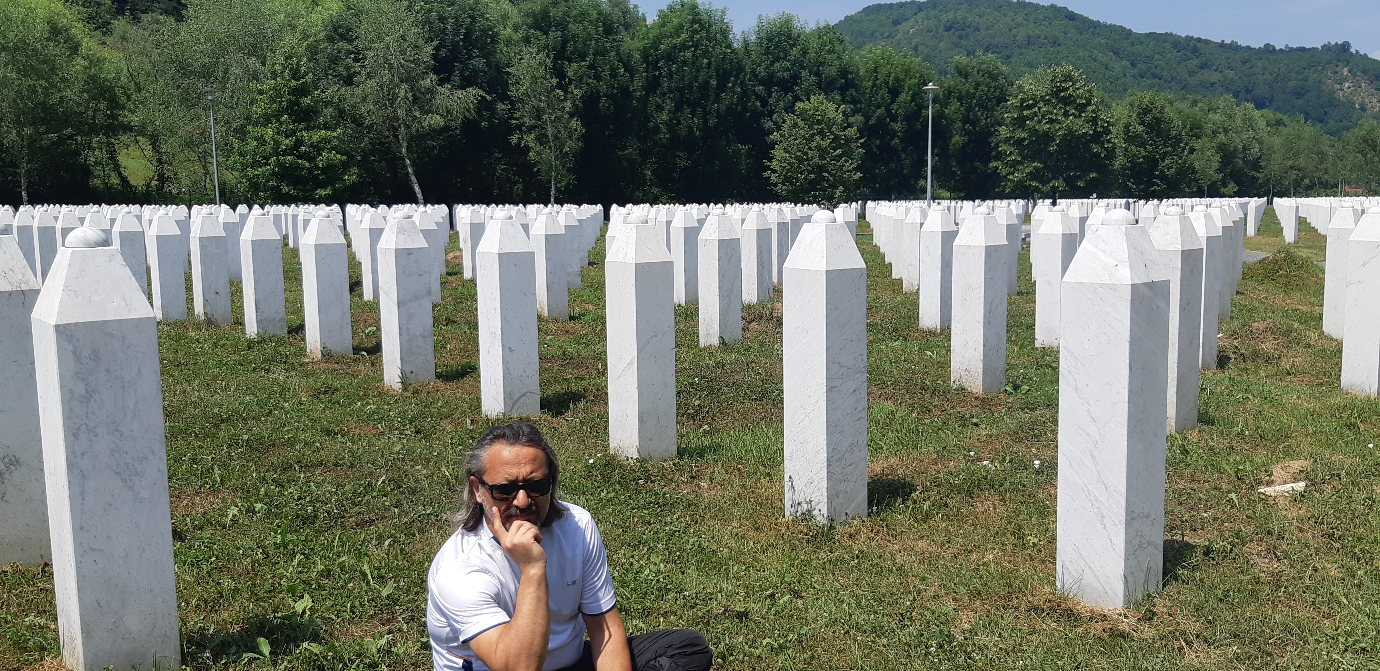 AĞLA MÜSLÜMAN AĞLA SREBRENİCA'YA AĞLA